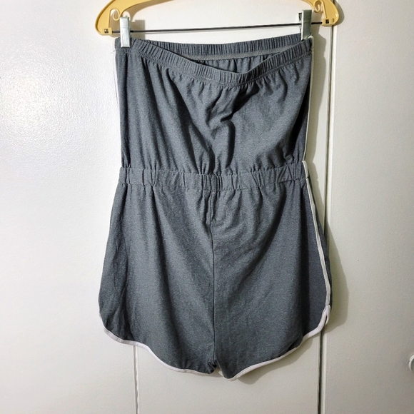 NWOT. Grey retro style one piece short set. - Picture 3 of 5